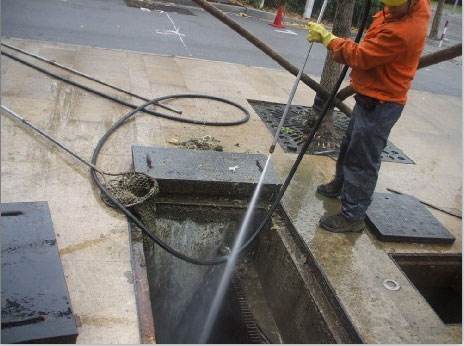 铁锋池底污泥如何清理