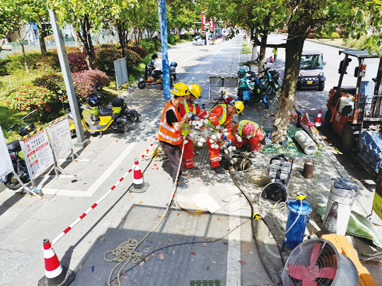  铁锋UV-CIPP紫外光固化修复